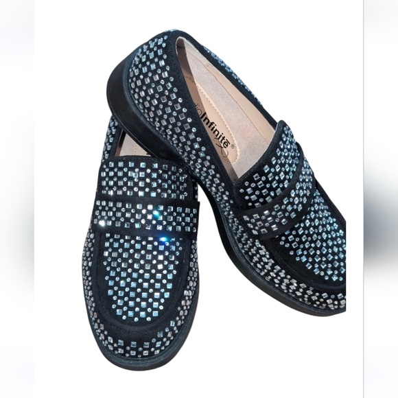 Stylish Black Loafers with Sparkle Accents - Picture 5 of 8